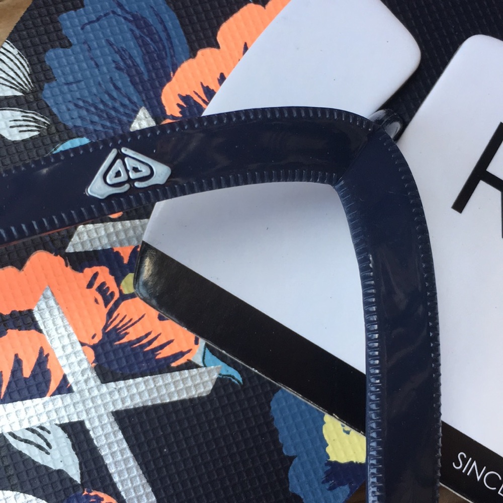 Restock🌴Roxy Flip Flops🌴ships next day - Picture 4 of 5